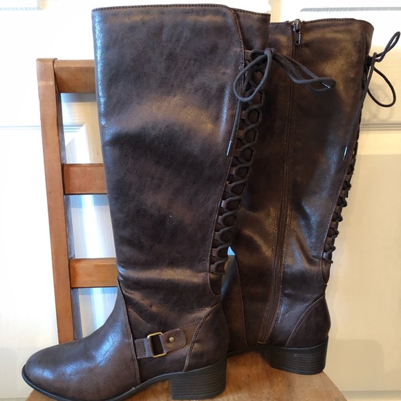 …..SALE….Lace up boots - Picture 1 of 6